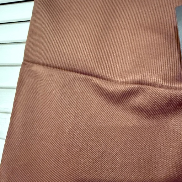 Brown Seamless High-Waisted Leggings - Picture 3 of 5